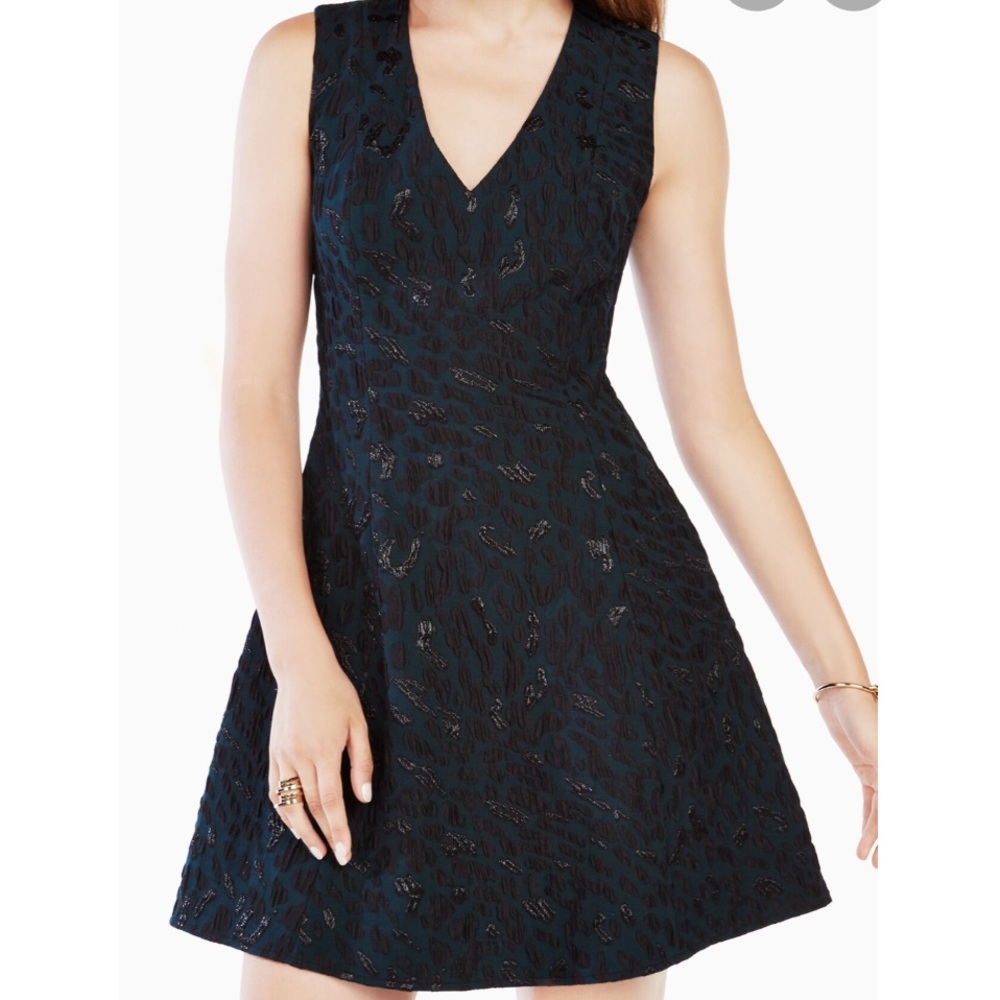 BCBGMAXAZRIA V-Neck Green Leopard-Jacquard Dress